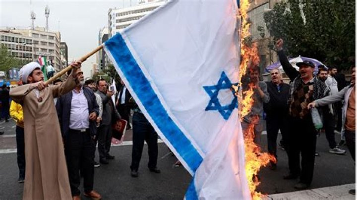 Protesters Burn Israel Flag, Rejects U-20 Football Team