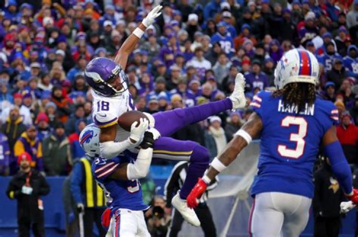 Record-breaking Justin Jefferson stakes MVP claim in Thanksgiving win over Patriots