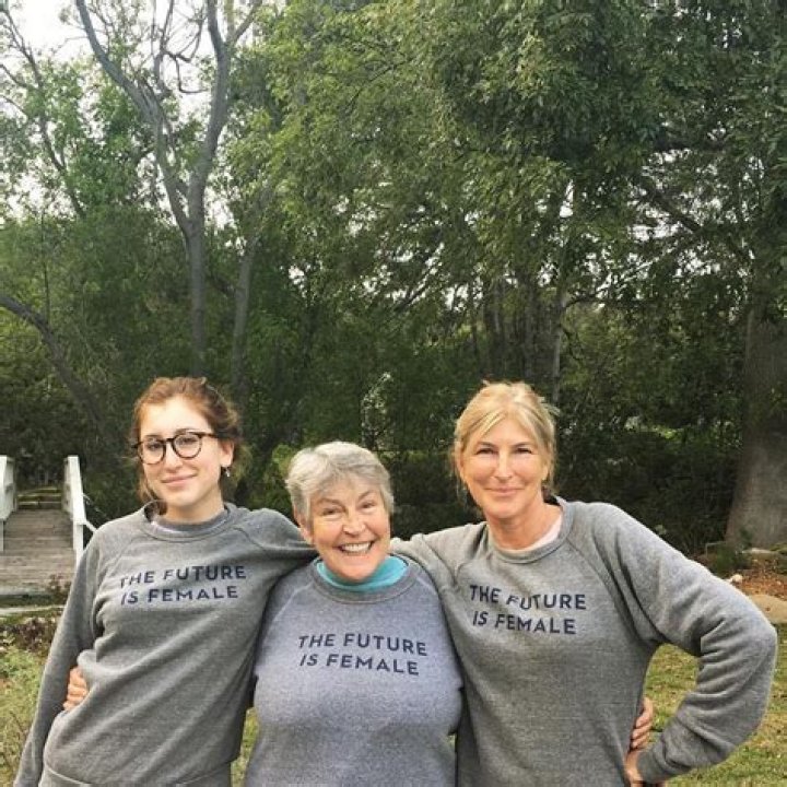 Remembering The Life And Legacy Of Helen Reddy's Daughter