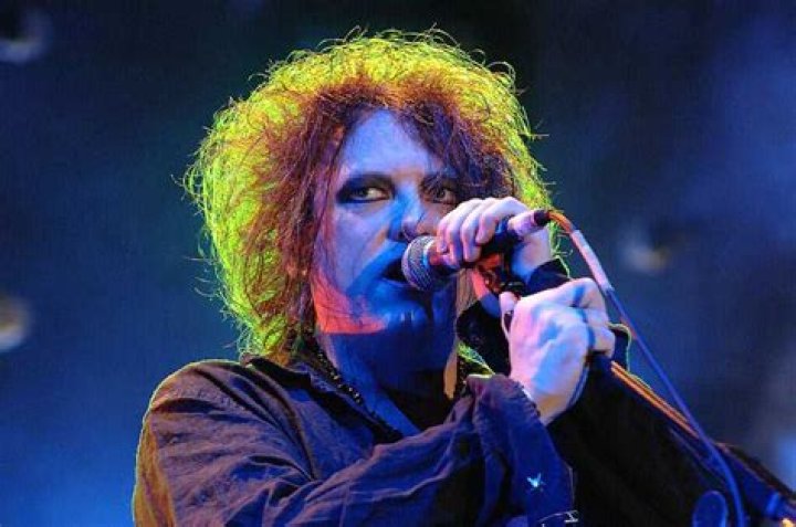 Robert Smith : portrait du chanteur et leader de The Cure