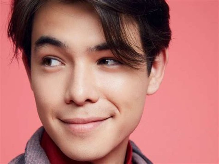 Ryan Potter Biography, Age, Height, Girlfriend, Net Worth