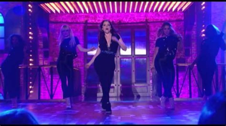 S01.E04: Anna Kendrick vs. John Krasinski - Lip Sync Battle [V]