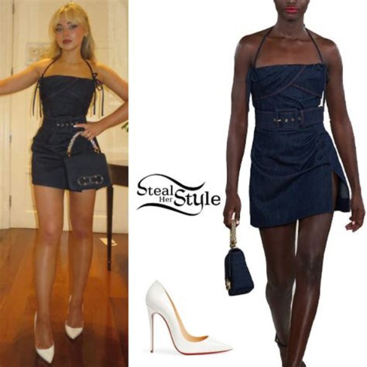 Sabrina Carpenter Clothes & Outfits | Page 4 of 8 | Steal Her Style