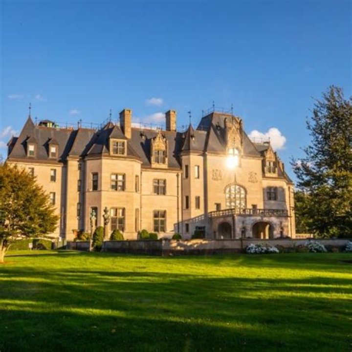 Salve Regina University Field Hockey Program Information