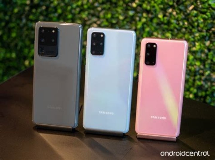 Samsung's 2020 flagships will only get major updates until Android 12