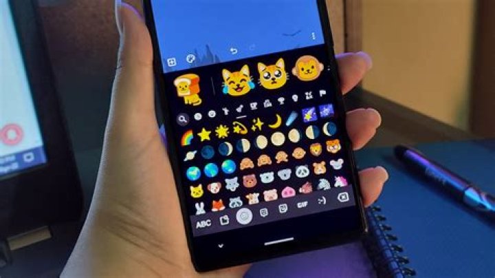 Samsung Combined Emoji vs. Google Emoji Kitchen