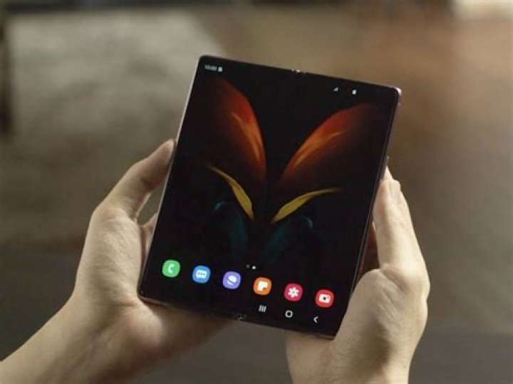 Samsung Galaxy Z Fold 2's Flex Mode shown off in an early review video
