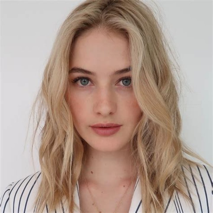 Sanne Vloet Biography, Wiki, Age, Height, Family, Net Worth