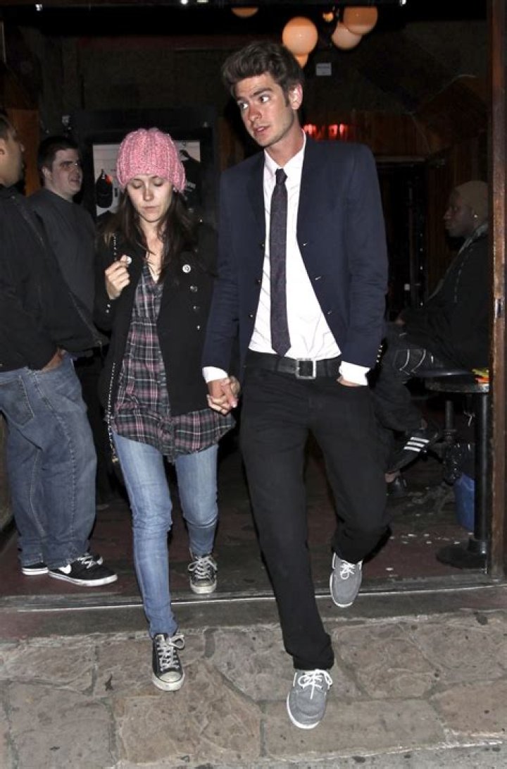 Shannon Woodward and Andrew Garfield