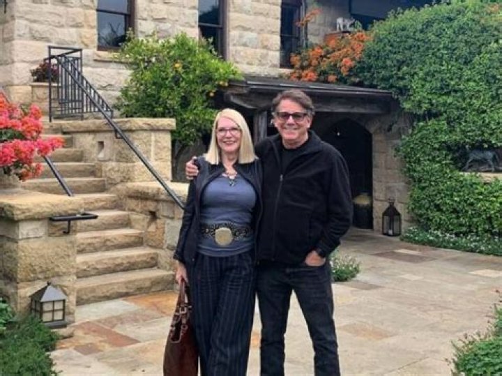 Sharon MaHarry Bio, Age, Height, Husband, Net Worth, Wiki