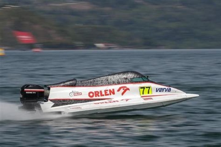 Shaun Torrente Ranks First at the Lake Toba F1 Powerboat Qualification