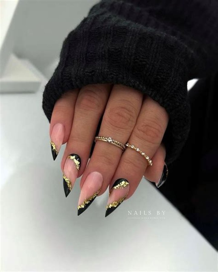 Short Stiletto Nails Are About to Take Over 2023