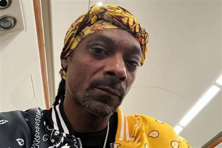 Snoop Dogg still has it at 51: displays his dunking abilities in LA gym