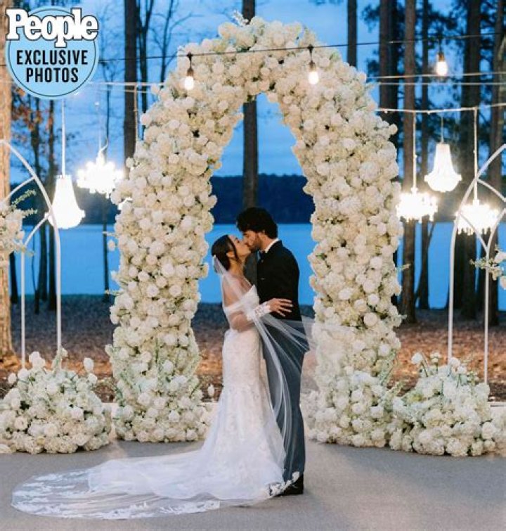 Soccer star Mallory Pugh, Dansby Swanson get married in dream ceremony