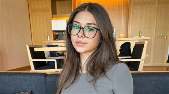 Sophieraiin Erome: A Comprehensive Look Into Her Life And Career
