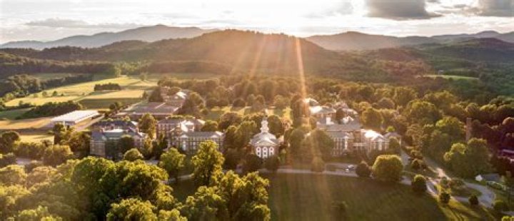 Sweet Briar College Women's Tennis Program Information