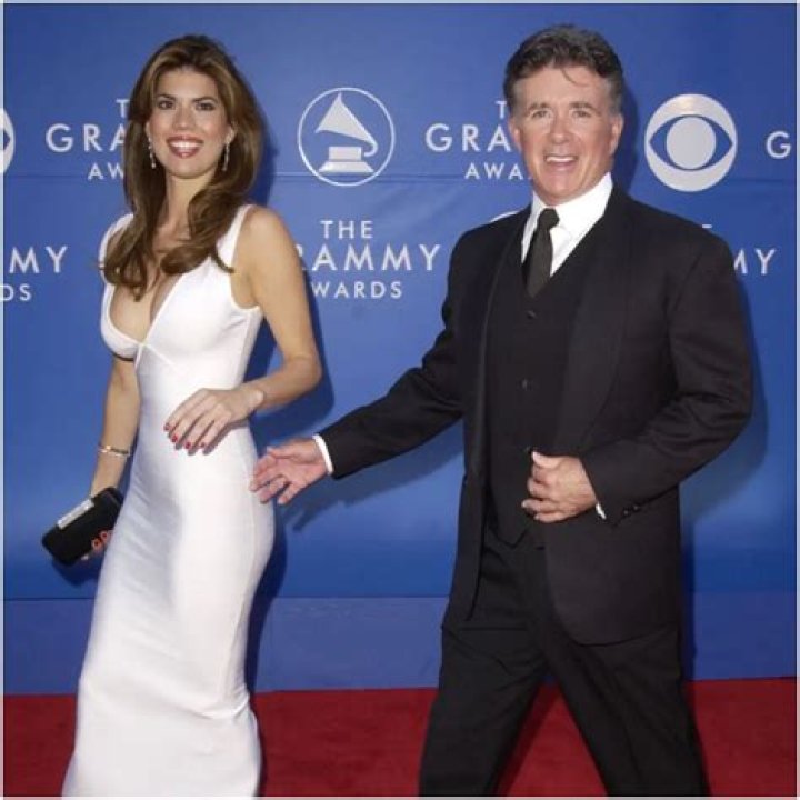 Tanya Thicke Net Worth  - Pulptastic