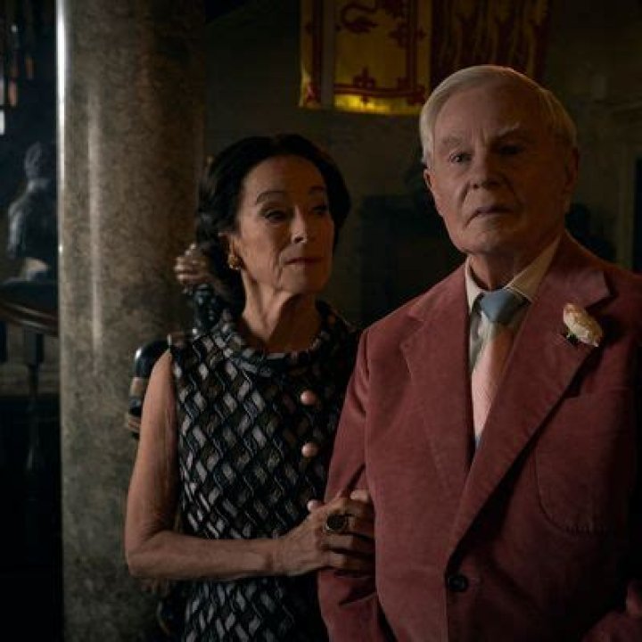 The Crown Recap: The Right Woman