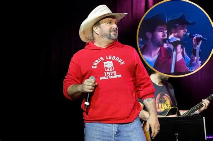 The Jonas Brothers Sing a Garth Brooks Classic at RodeoHouston