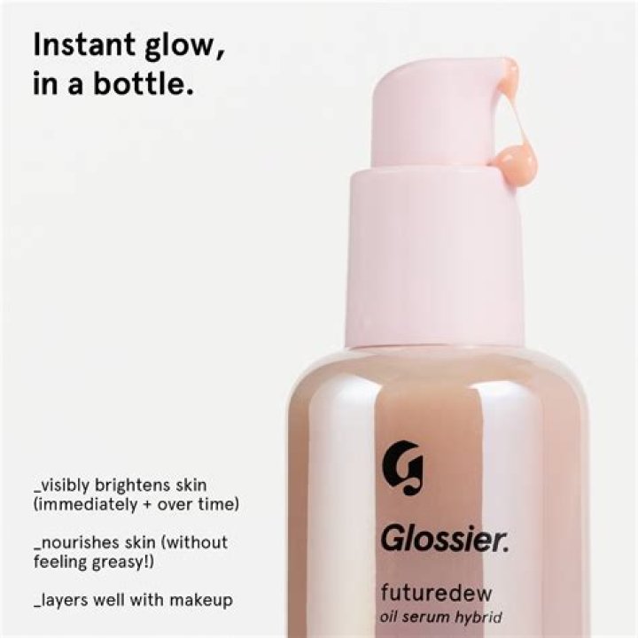 This Oil-Serum Hybrid From Merit Doubles as a Hydrating Primer