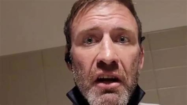 UFC: UFC fighter Stephan Bonnar and his family left without a home
