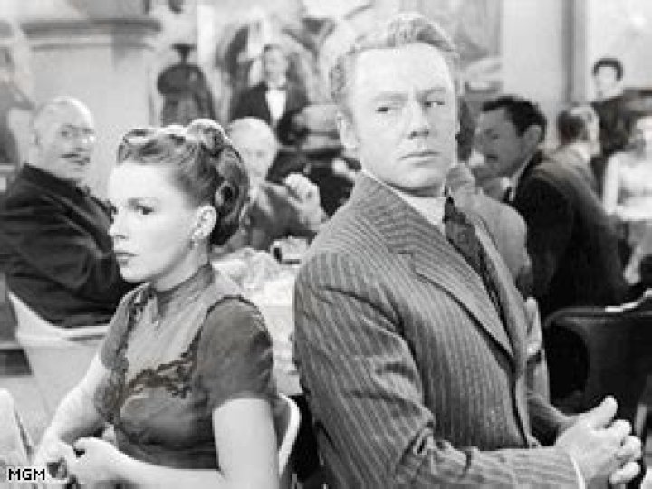 Van Johnson, film, television and stage star, dies at 92