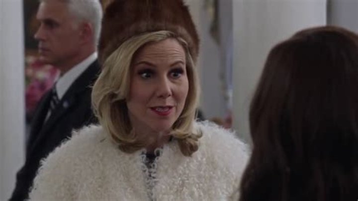Veep: The Minna episodes - Curated Binges