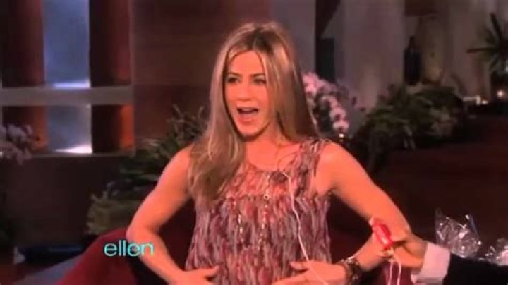 Watch Jennifer Aniston Wear a Vibrating Bra