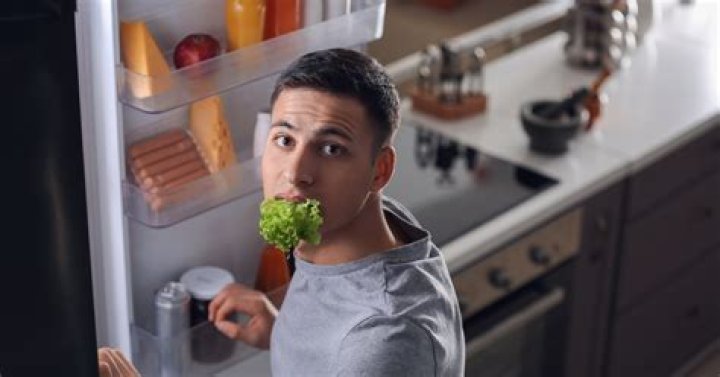 What Is Disordered Eating? Signs And Features | Dr Elayne Daniels