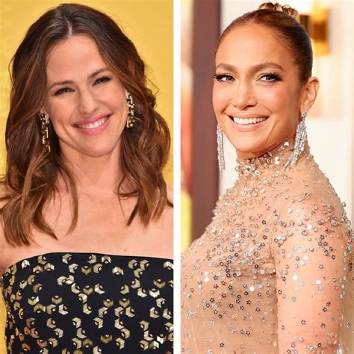 What Jennifer Garner Is Doing To Avoid A 'Full-Out War With J.Lo'