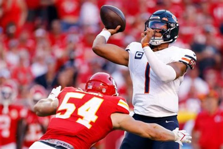 What we learned in NFL Week 3: Dolphins keep cooking, the surprising Colts, Bears are a mess