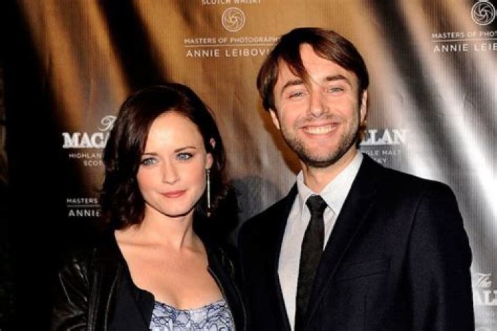 Who Is Alexis Bledel's Husband?