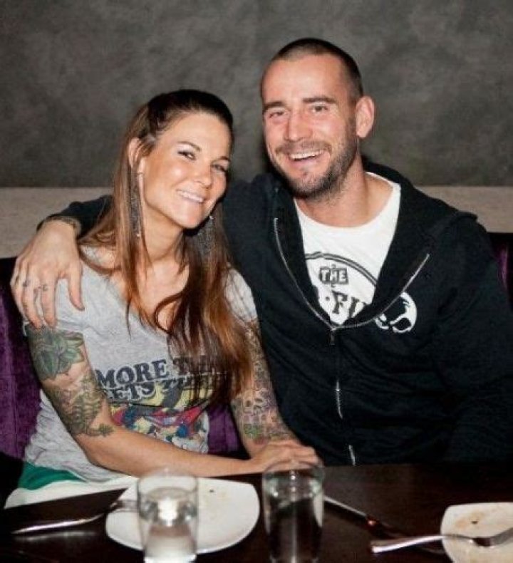 Who is Amy Dumas dating? Amy Dumas boyfriend, husband