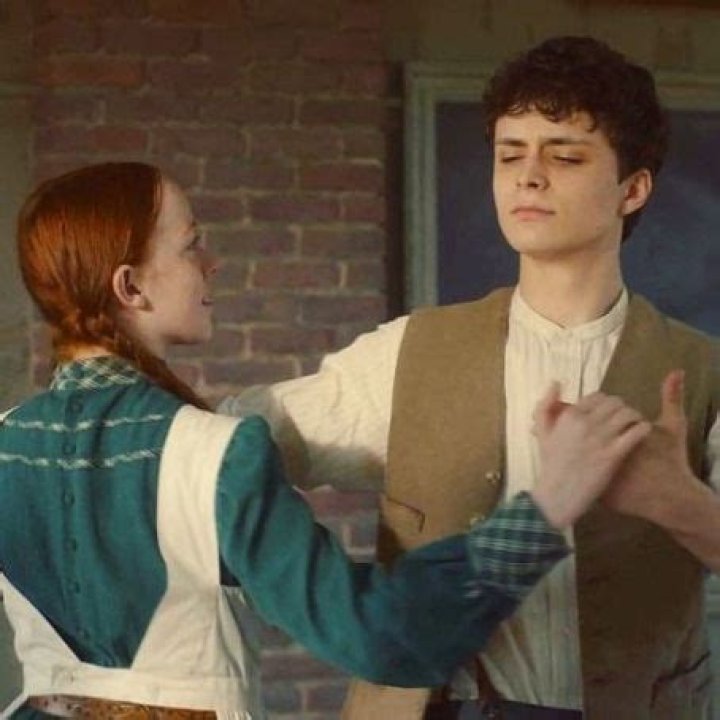 Who is Amybeth McNulty dating? Amybeth McNulty boyfriend, husband