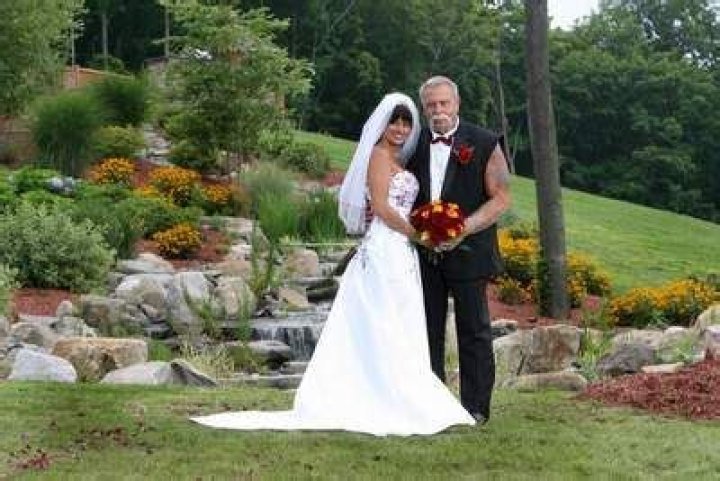 Who is Beth Dillon dating? Beth Dillon boyfriend, husband