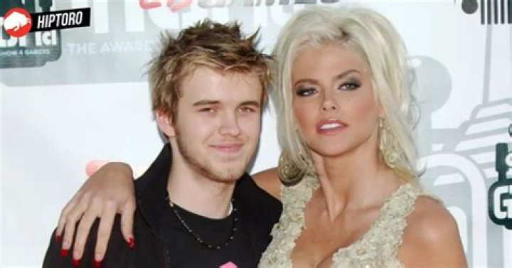 Who is Billy Wayne Smith dating? Billy Wayne Smith girlfriend, wife