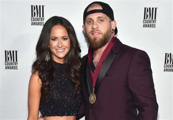 Who is Brantley Gilbert dating? Brantley Gilbert girlfriend, wife