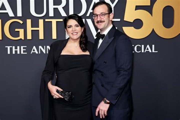 Who is Cecily Strong dating? Cecily Strong boyfriend, husband