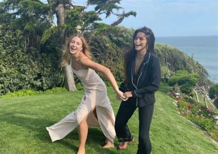 Who is Chloe Lukasiak dating? Chloe Lukasiak girlfriend, wife