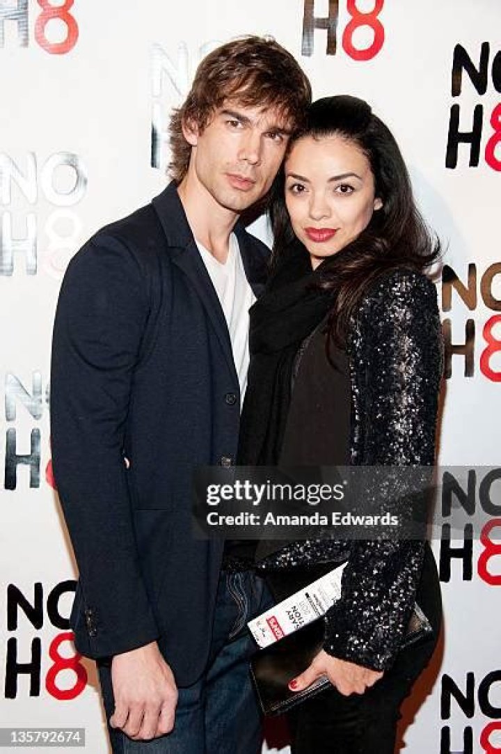 Who is Christopher Gorham dating? Christopher Gorham girlfriend, wife