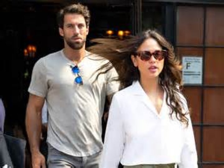 Who is Clarissa González dating? Clarissa González boyfriend, husband