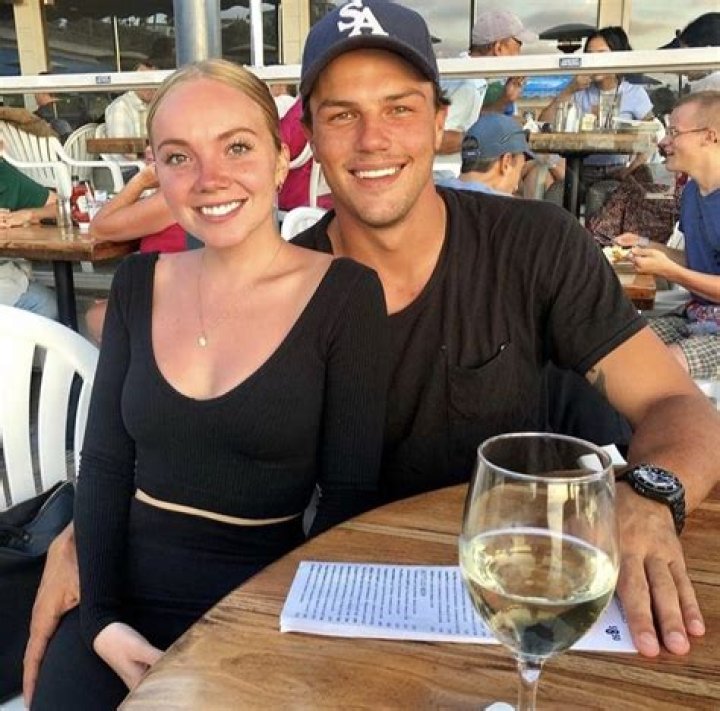 Who is Danielle Bradbery dating? Danielle Bradbery boyfriend, husband