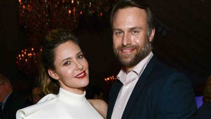 Who is David Lemanowicz dating? David Lemanowicz girlfriend, wife