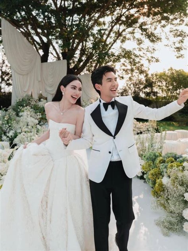 Who is Davika Hoorne dating? Davika Hoorne boyfriend, husband