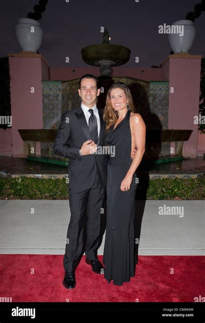 Who is Helio Castroneves dating? Helio Castroneves girlfriend, wife