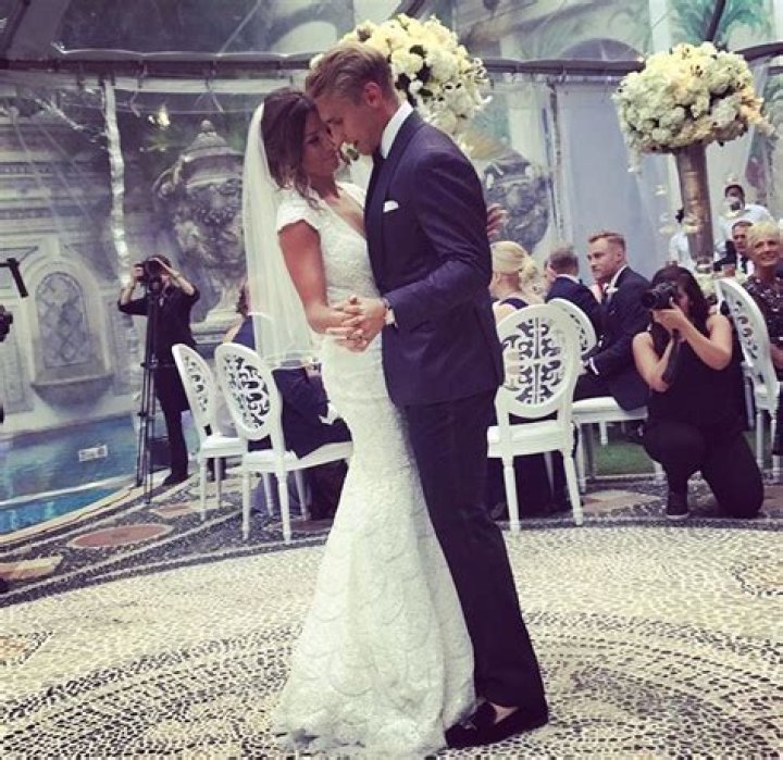 Who is Jordan Danielle Falcusan dating? Jordan Danielle Falcusan boyfriend, husband