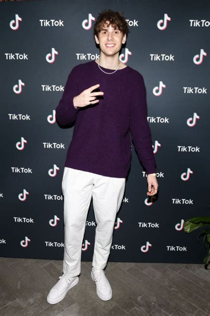 Who is JVKE? Age, Net Worth, Career, Biography, Wiki