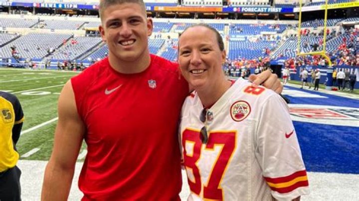 Who is Katie Gearlds dating? Katie Gearlds boyfriend, husband