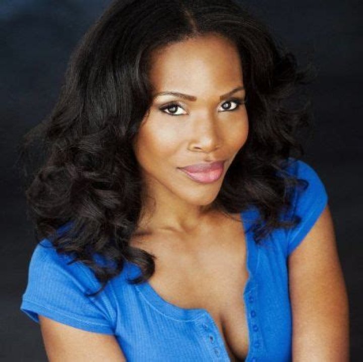 Who is Kaye Singleton dating? Kaye Singleton boyfriend, husband