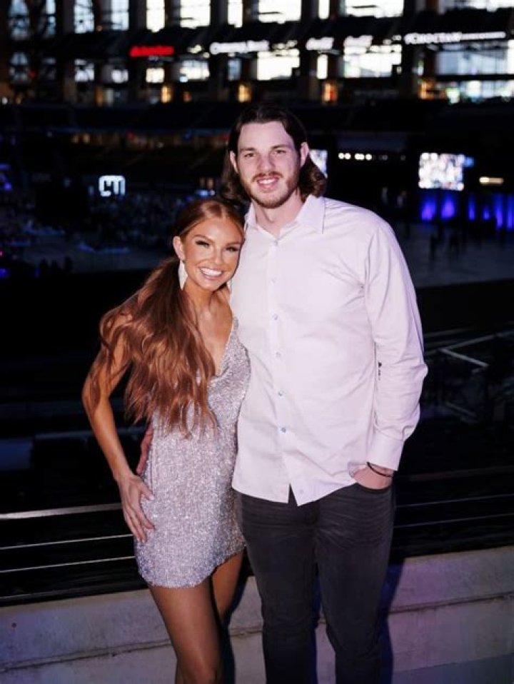 Who is Kole Calhoun dating? Kole Calhoun girlfriend, wife